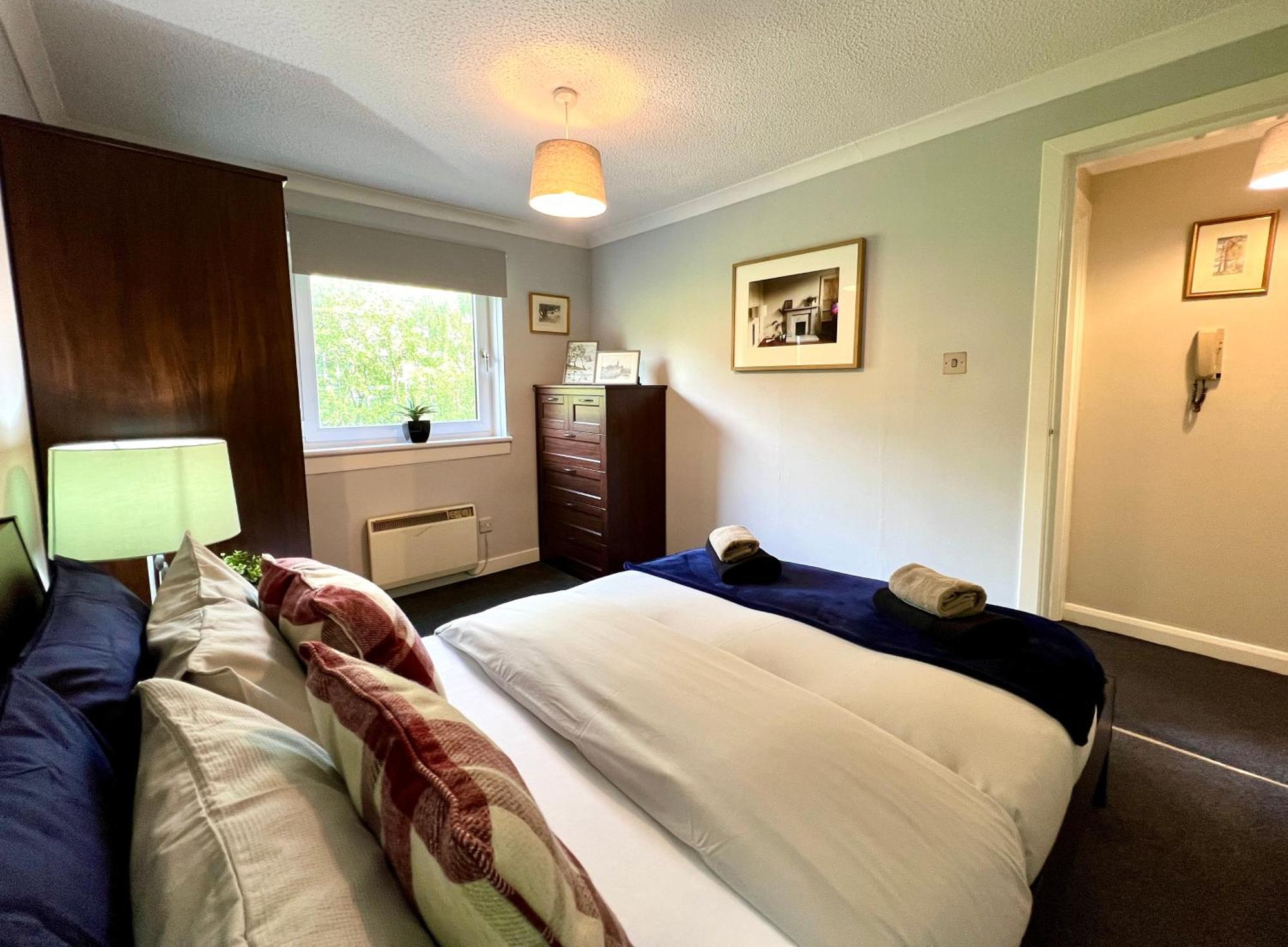 Spacious 2 Bed-Flat In Glasgow City - Free Parking Ngoại thất bức ảnh